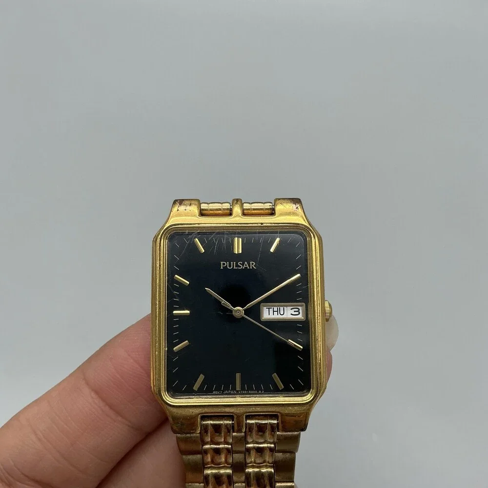 Pulsar Mens Watch 28mm Black Dial Gold Tone Day Date V733-5000 New Battery